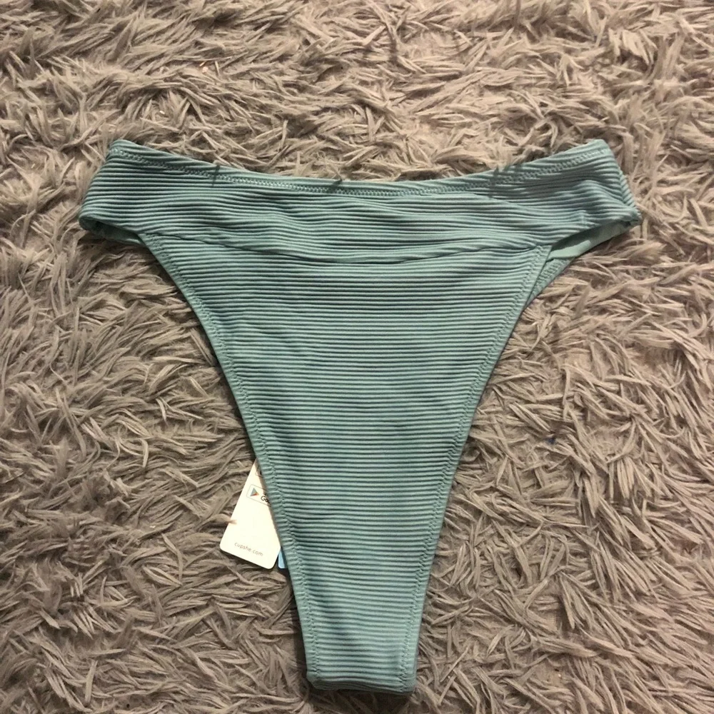 Blue Bikini - Picture 4 of 6